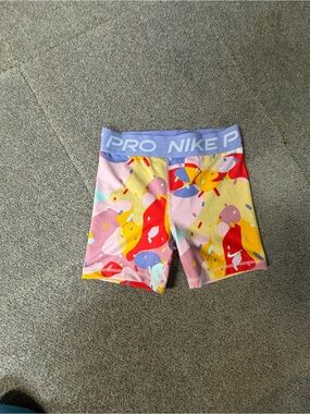 Nike  Multicolor Abstract Print Leggings - Pastel Blue Waistband
